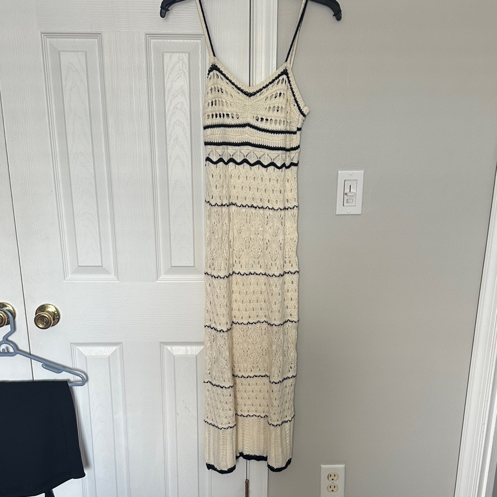 Chic Knit Maxi Dress in Cream and Black